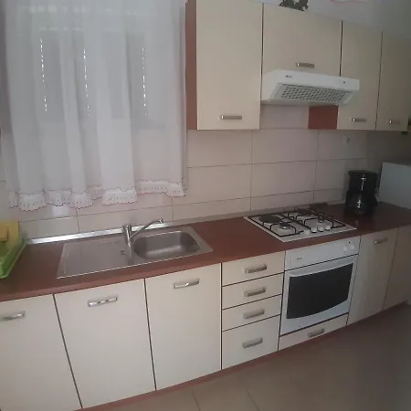 Apartmani Ana Cres Exterior photo