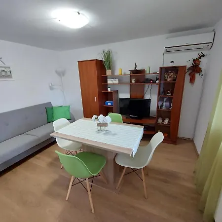 Apartmani Ana Cres Exterior photo