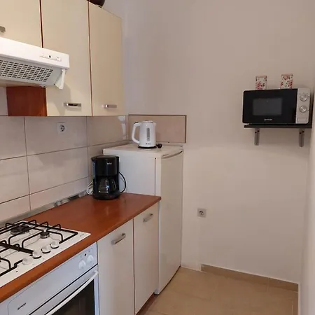 Apartmani Ana Cres Exterior photo