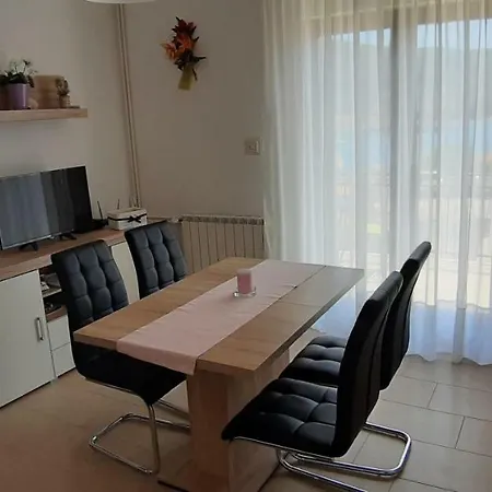 Apartmani Ana Cres Exterior photo