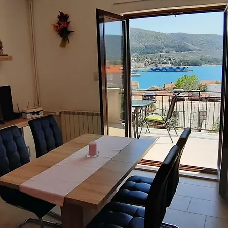 Apartmani Ana Cres Exterior photo