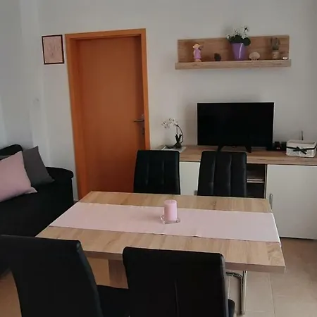 Apartmani Ana Cres Exterior photo