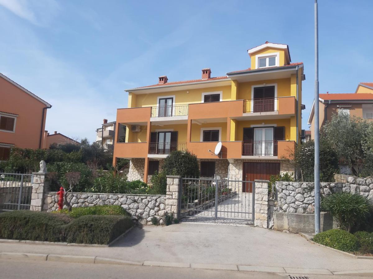 Apartment Ana *