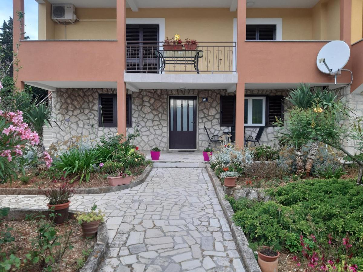 Ana Apartment